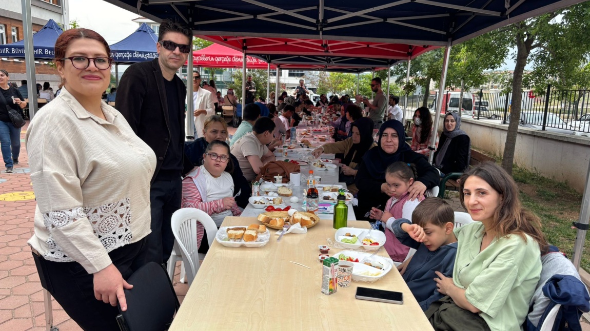 ANNELERLE KAHVALTI ETKİNLİĞİMİZİ GERÇEKLEŞTİRDİK