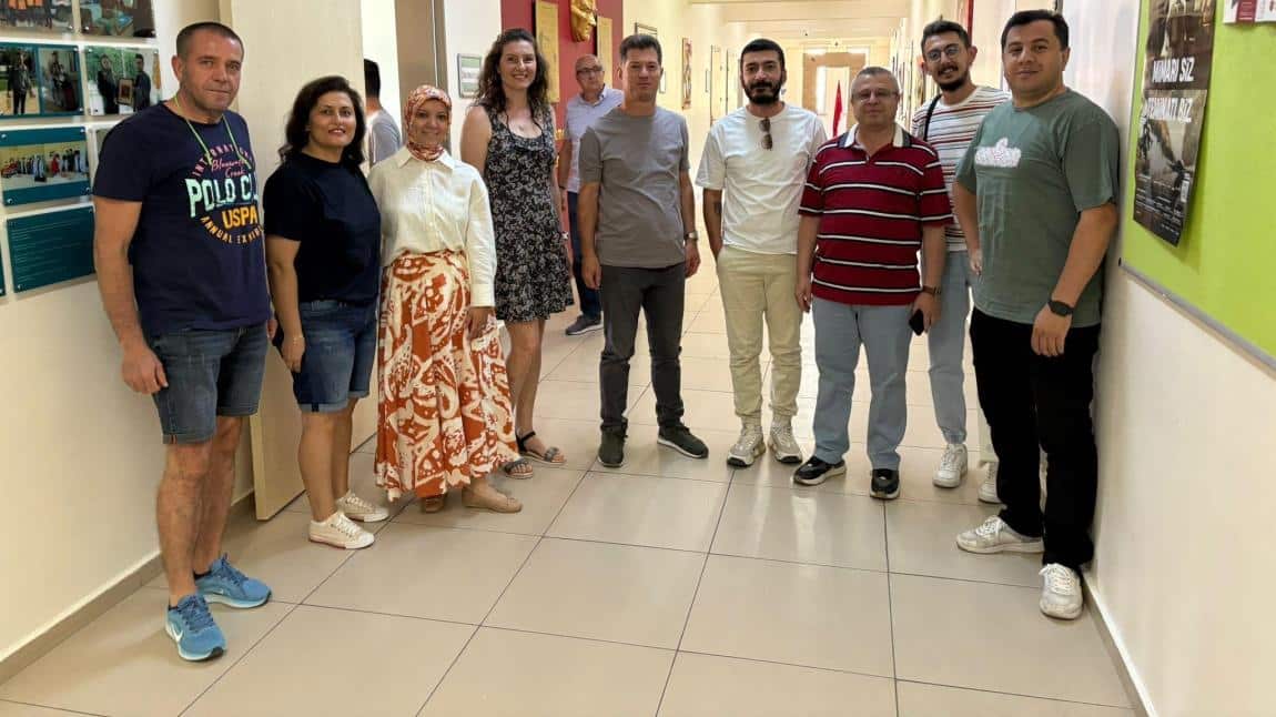 ERASMUS KA210 ''LET'S BE SCHOOLED'' PROJEMİZİN YAYGINLAŞTIRMA VE TANITMA ÇALIŞMALARI YAPTIK.
